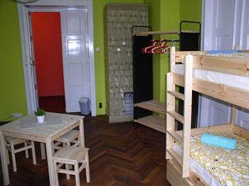 Hostel Old Walls