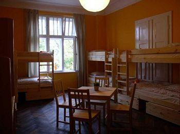 Hostel Old Walls *