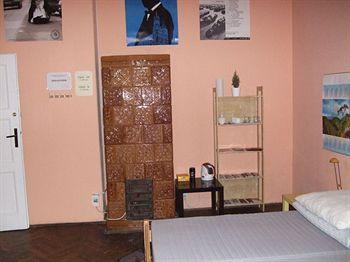 Hostel Old Walls *