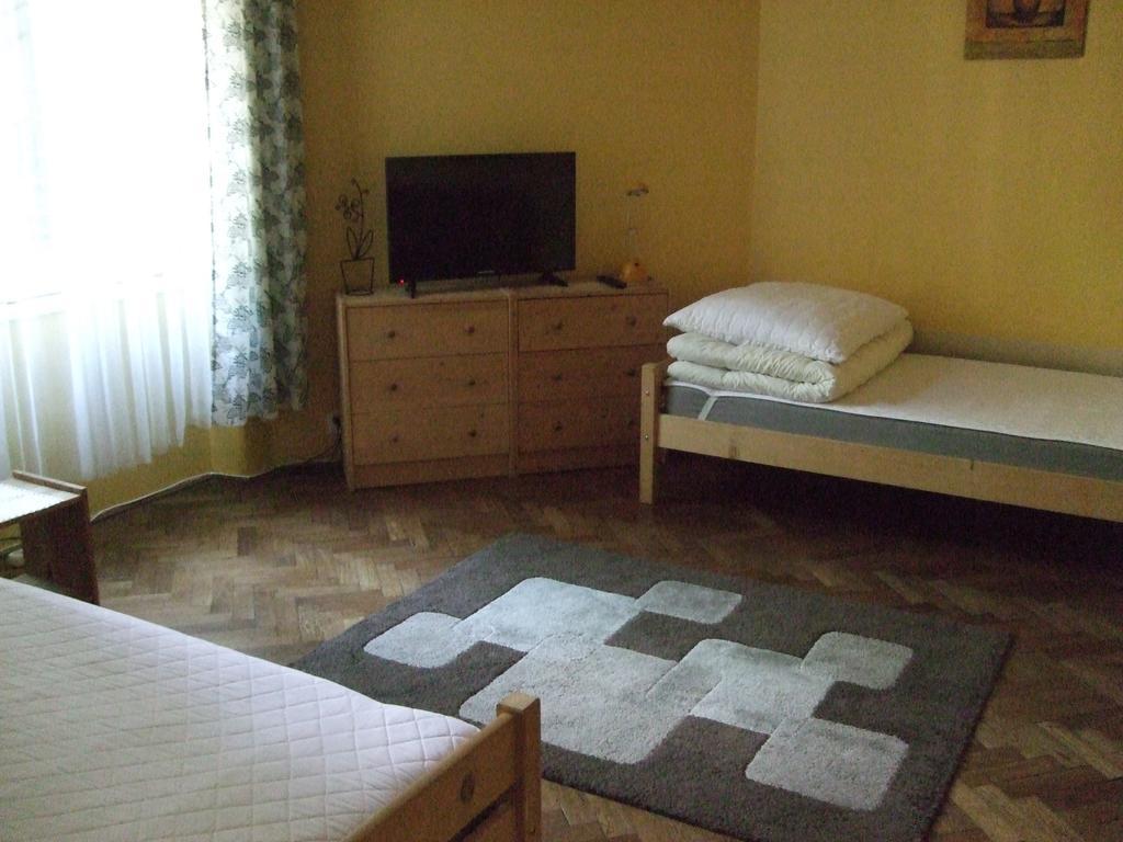 Hostel Old Walls *