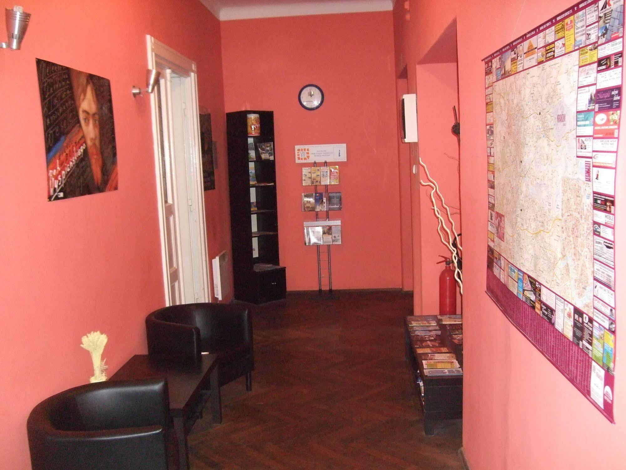 Hostel Old Walls *
