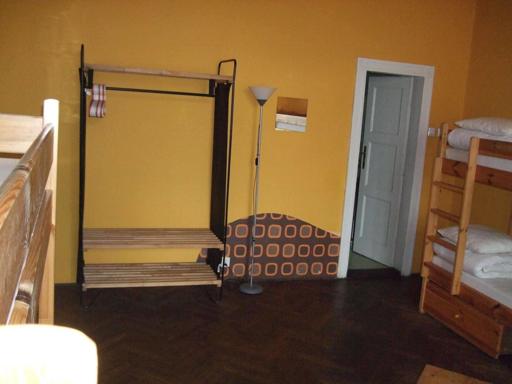 Hostel Old Walls *