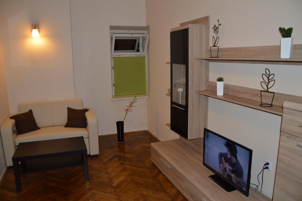 Hostel Old Walls