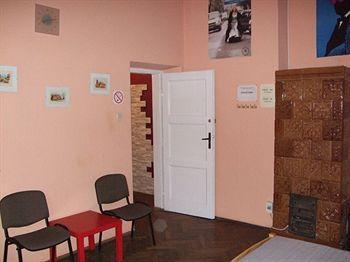 Hostel Old Walls *